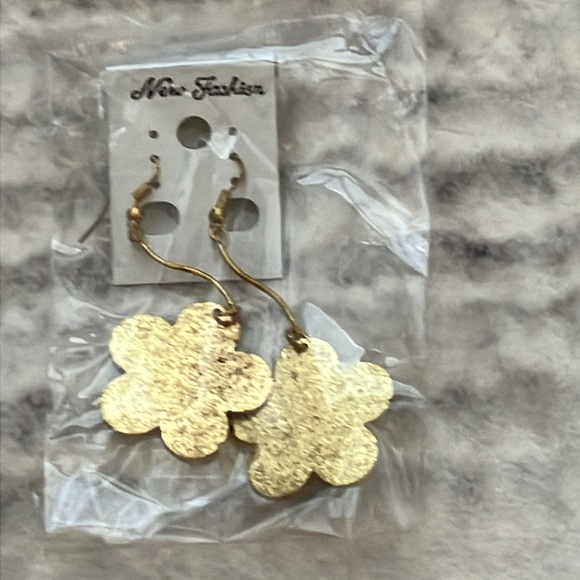 Fashion Jewelry Earrings - Picture 5 of 6